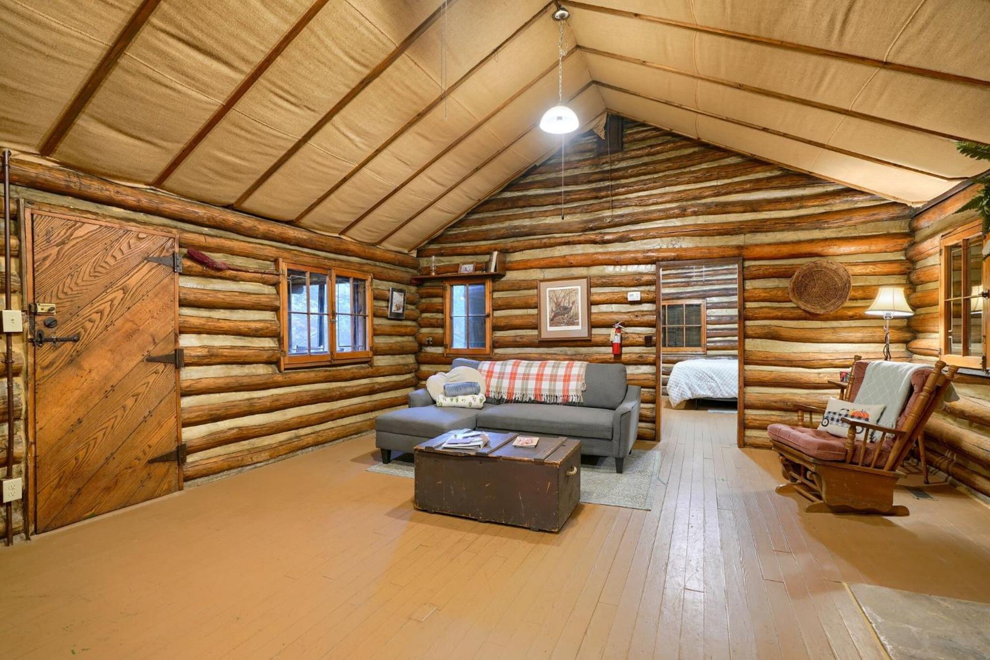 Russell Cabin Logan Exterior photo